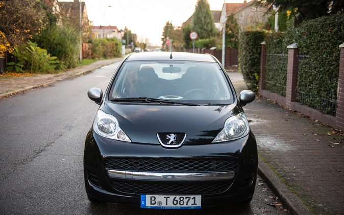 Peugeot 107 cena 8900 przebieg: 177000, rok produkcji 2009 z Szczecin małe 436